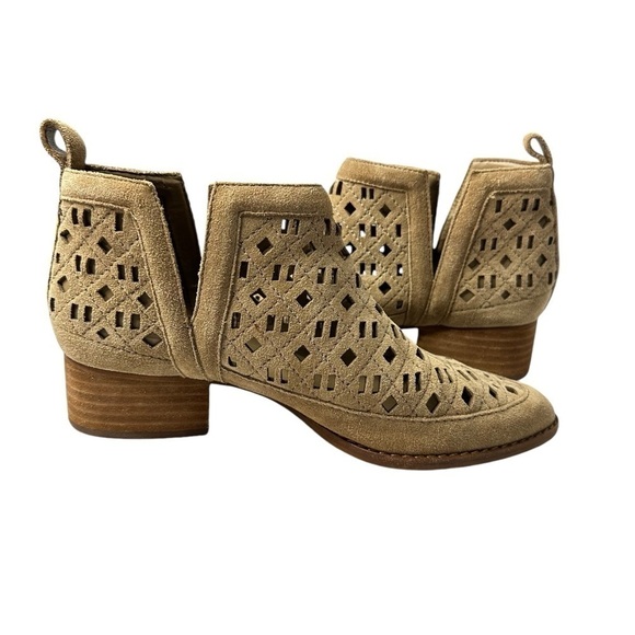 Gianni Bini Leather Upper Cutout Beige Bootie Women’s Size 7 M - Picture 6 of 16